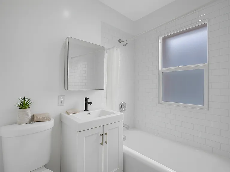 4 WEEKS FREE ON A 13 MONTH LEASE — Photo 14