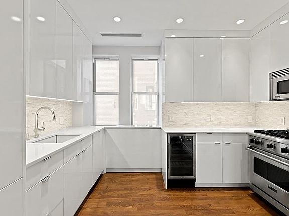 2nd image of 608 Cathedral Pkwy #12A