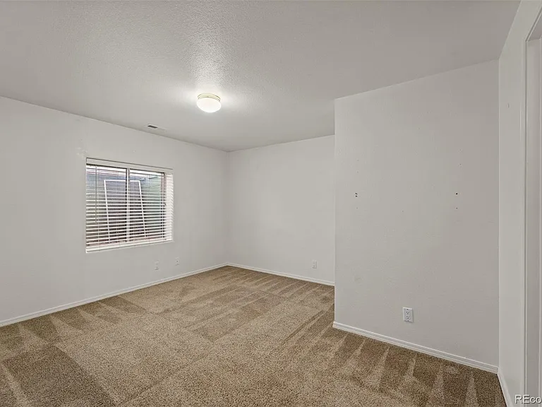 6082 Colony Cir — Photo 18