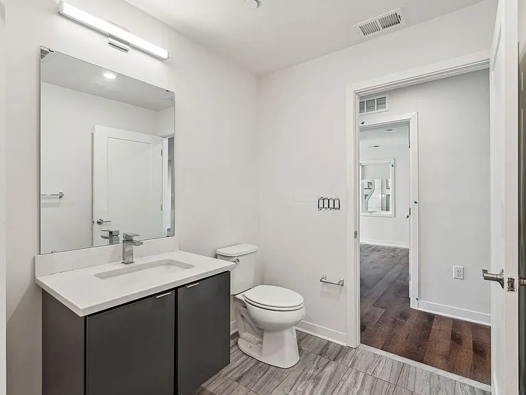 Graduate Pointe — Photo 168