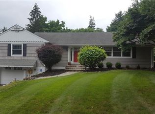 328 Deer Track Ln, Valley Cottage, NY 10989
