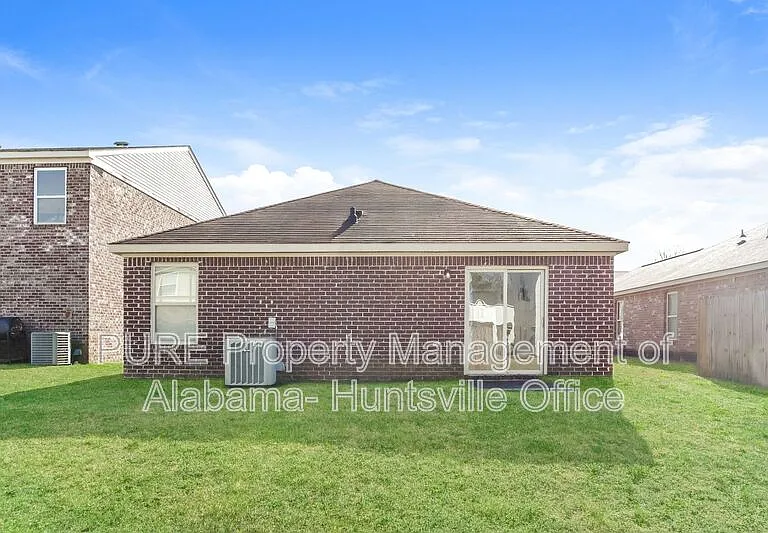 135 Wethersfield Dr — Photo 15