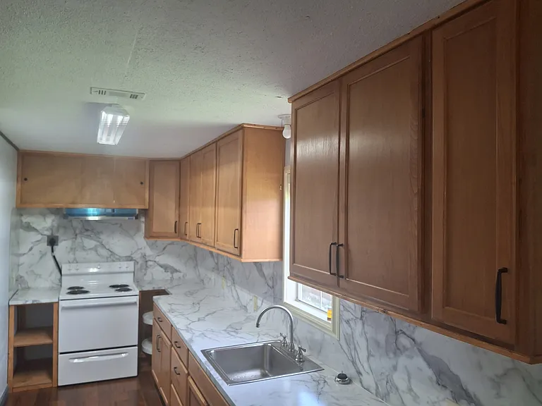213 Cynthia St #A — Photo 8