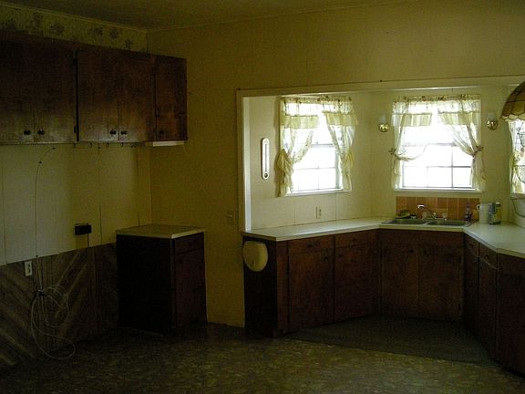 2nd image of 530 Davis St
