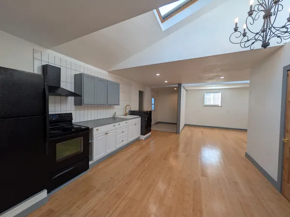 1100 Greenleaf Ave, Burlington, WA 98233