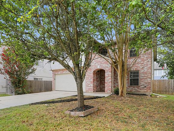 2nd image of 360 Thicket Ln