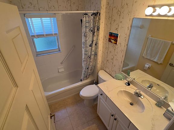 3rd image of 5653 Greenwood Cir #104