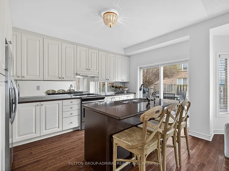 21 Asner Ave — Photo 7