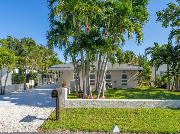 864 NW 16th Ter, Fort Lauderdale, FL 33311