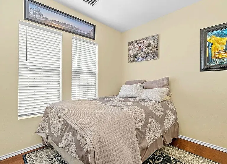 309 E Mistletoe Ave — Photo 6
