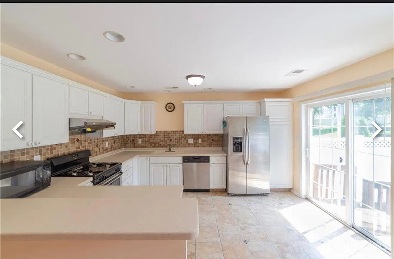 4 bed, 2.5 bath, 2096 sqft, $3,950 — Photo 2