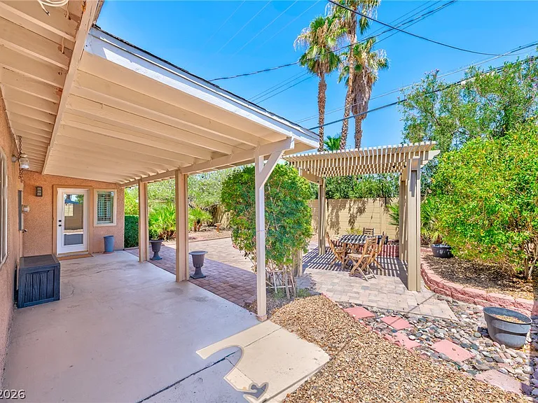 1824 Saylor Way — Photo 15