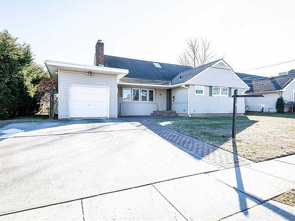 2nd image of 17 Thompson Dr
