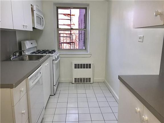 5th image of 8246 135th St APT 3T