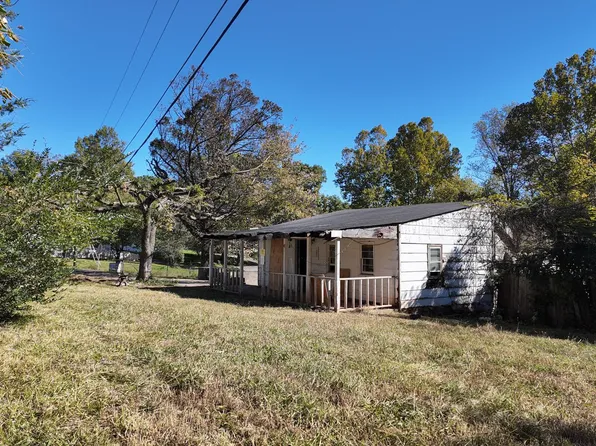 8001 Maplewood Dr, Manassas, VA 20111