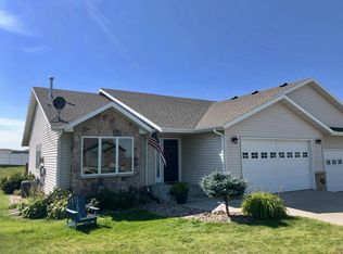 4306 Boulder Ridge Rd, Bismarck, ND 58503