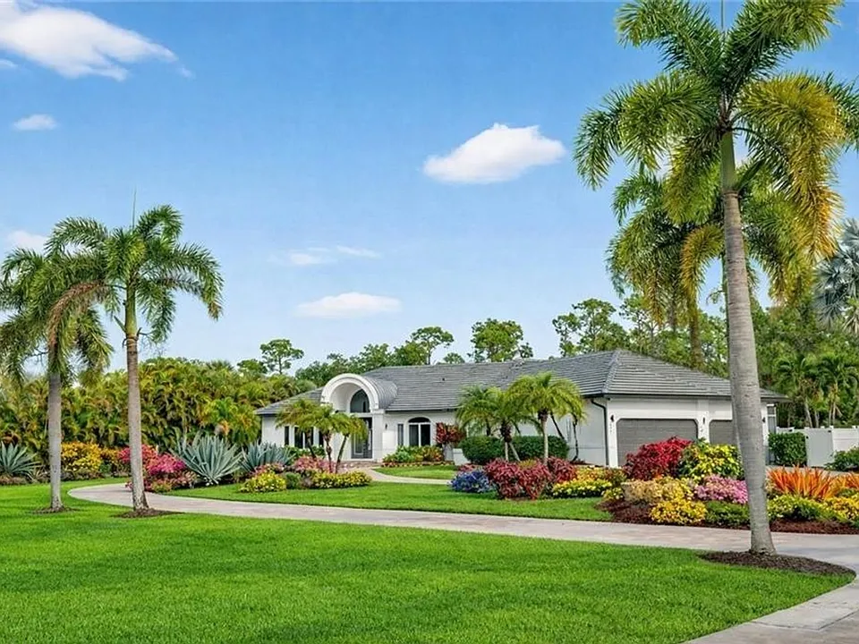 6461 Livingston Woods Ln