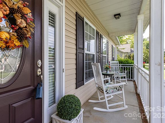 4th image of 3103 Richards Way Dr
