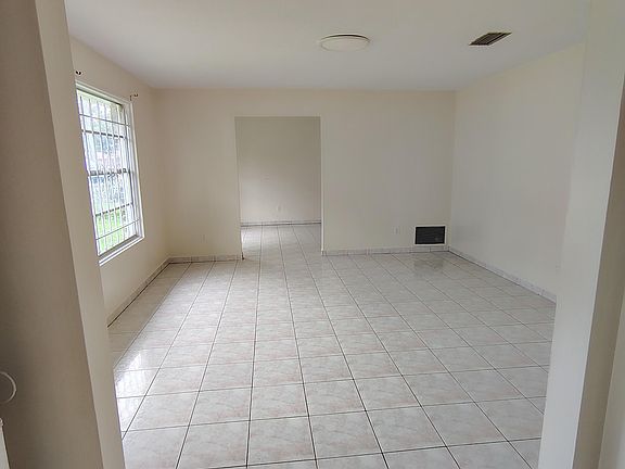 5th image of 5427 Hickson Rd