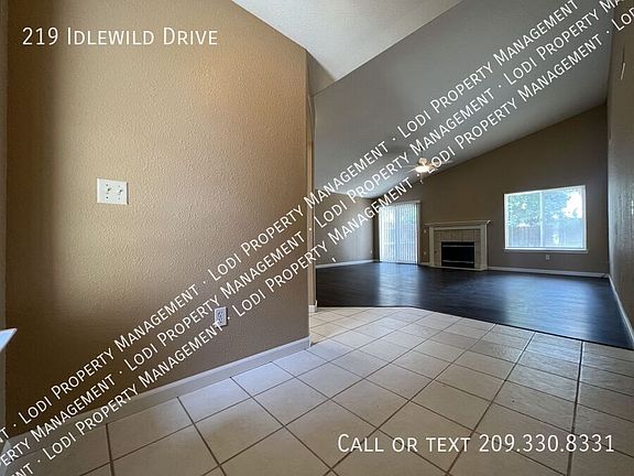 2nd image of 219 Idlewild Dr