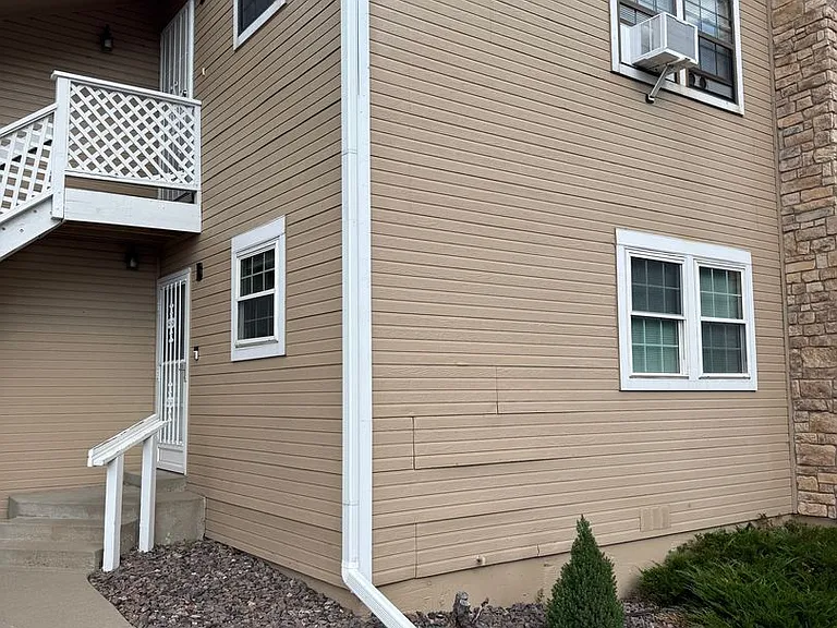 350 S Estes St #B — Photo 28