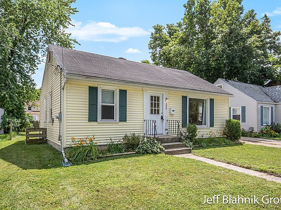 3rd image of 346 Rosemary St SE