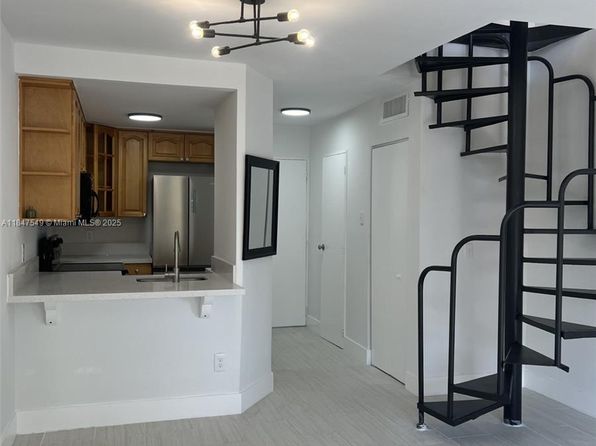 7801 NE 4th Ct APT 101