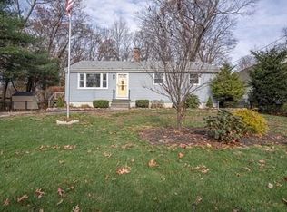 21 Overlook Dr, Bellingham, MA 02019