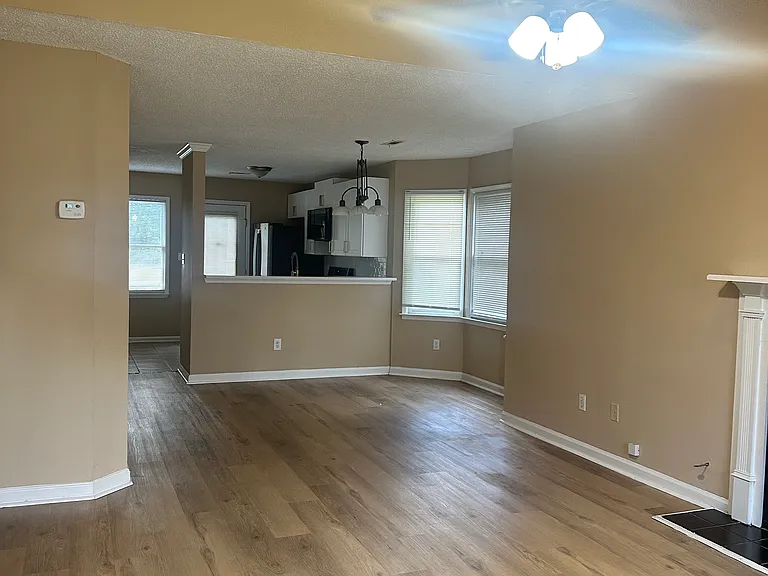 8034 S Bay Ct — Photo 2