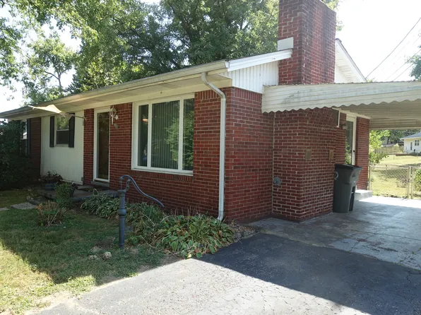 714 Brookhaven Dr, Seymour, IN 47274