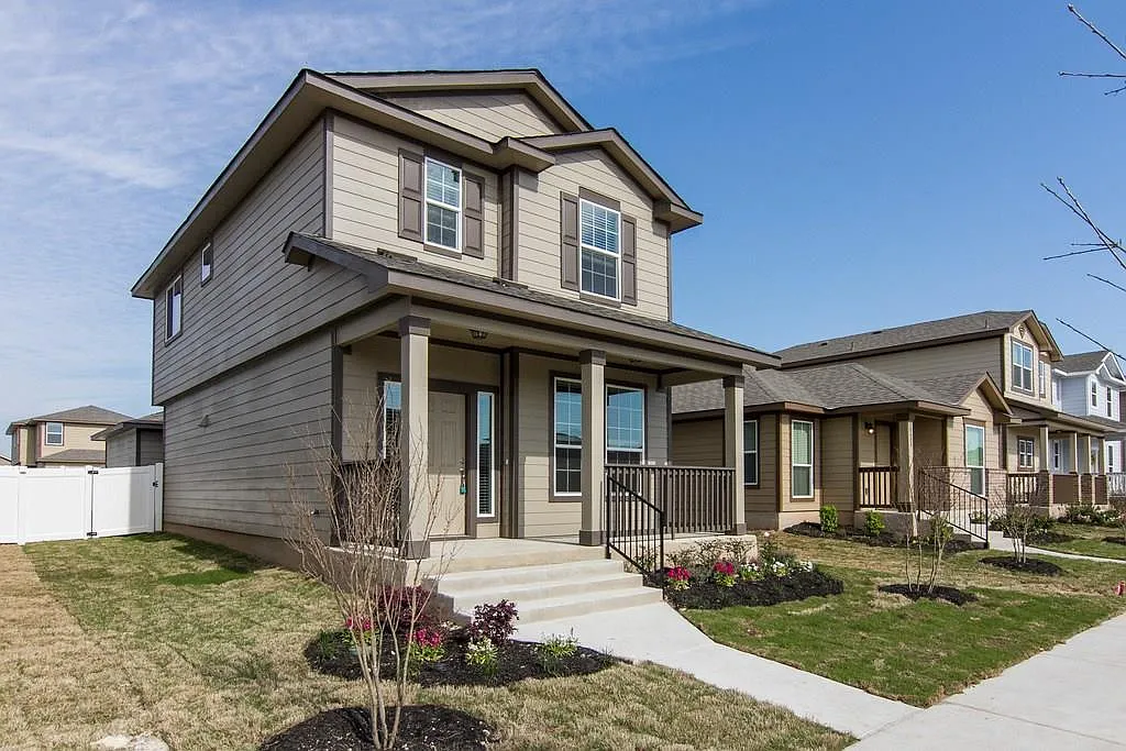 3 bed, 2.5 bath, 1352 sqft, $1,750 — Photo 1