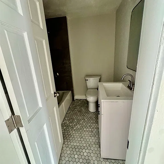 186 Marion St #2 — Photo 6