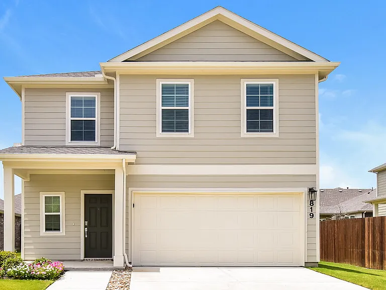 819 Brilliance Dr — Photo 1