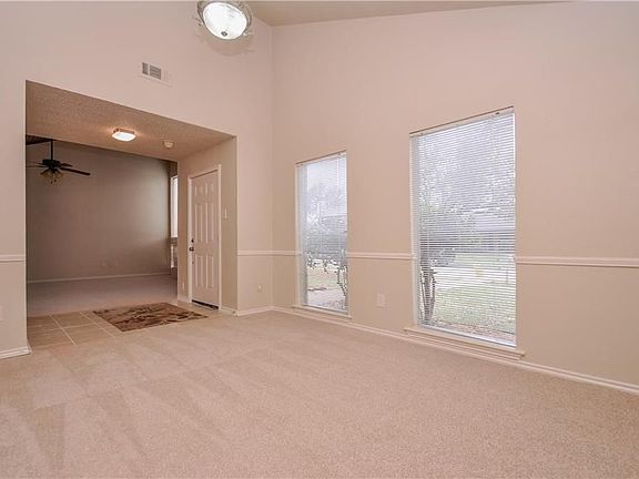 5th image of 4421 Boston Dr