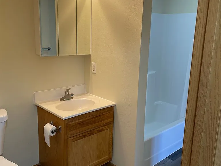 1424 E Redwood Blvd — Photo 17