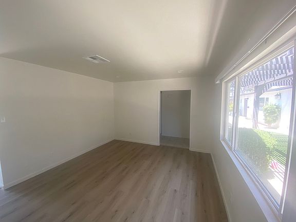3rd image of 920 Princeton Ave #5