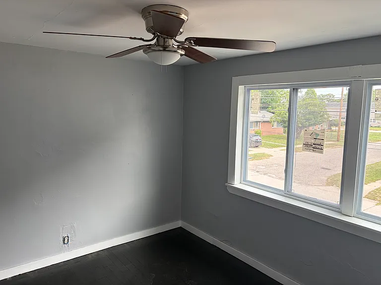 2204 Ellsworth St — Photo 3