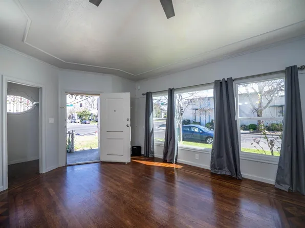 3016 42nd St, Sacramento, CA 95817