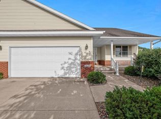 1610 Pine Ridge Dr, Onalaska, WI 54650