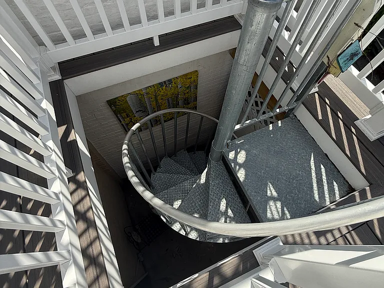 2013 Fleet St — Photo 25
