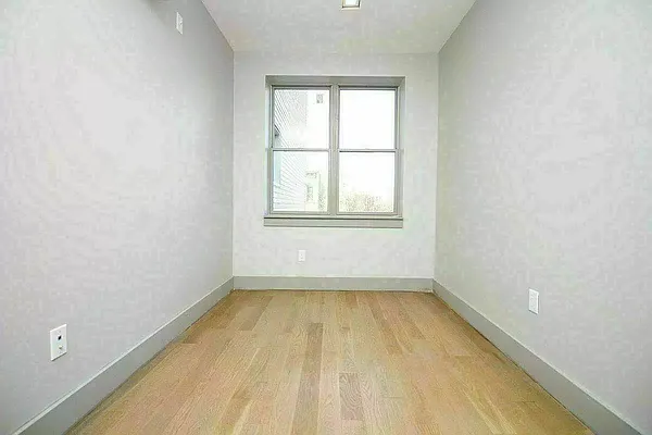 Rented by EXR | media 4