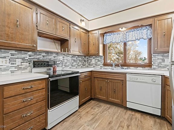 5th image of 1516 Michigan Blvd