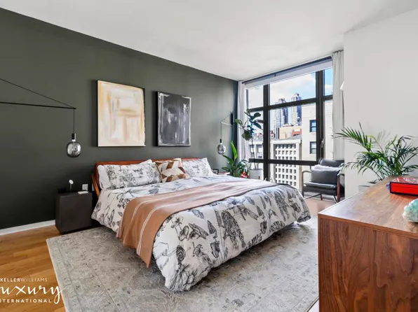 310 West 52nd Street image 7 of 15