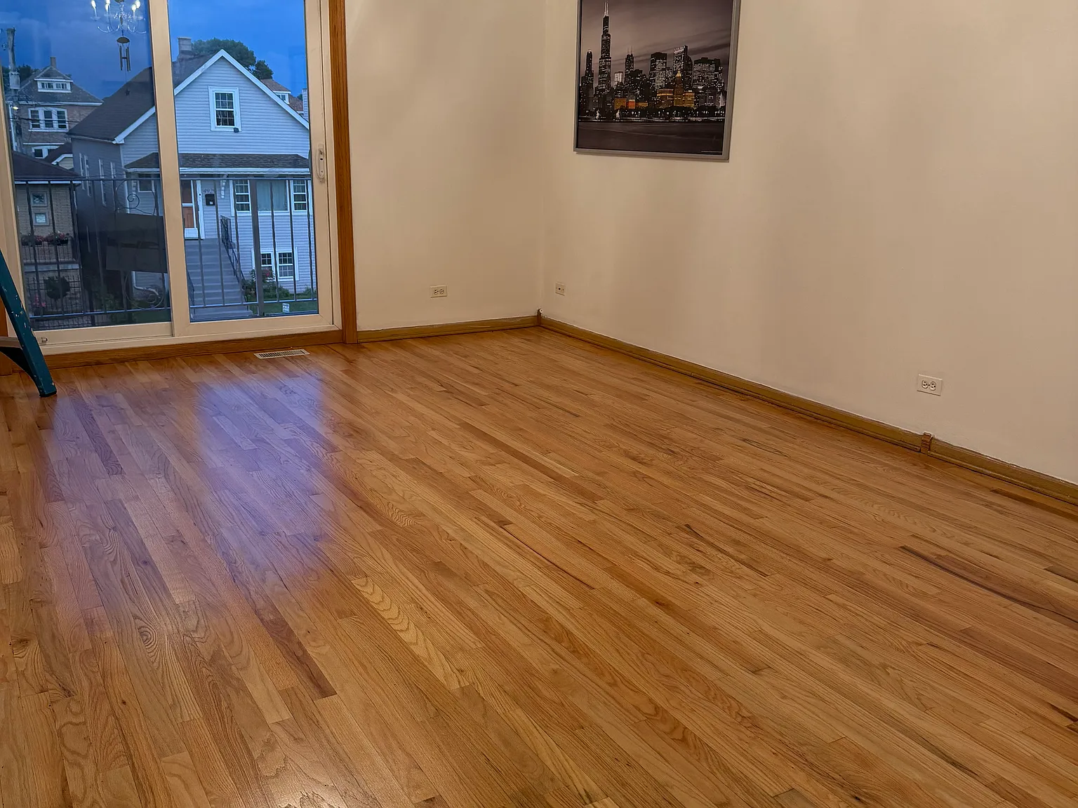 3 bed, $1,975 — Photo 1