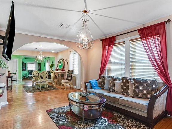 5th image of 36 Saint Claude Ct
