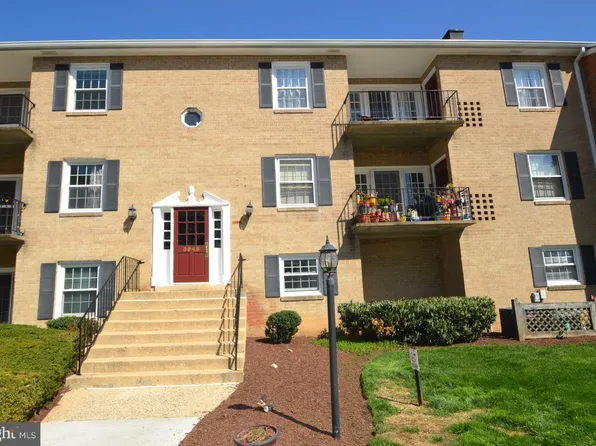 3945 Lyndhurst Dr APT 204, Fairfax, VA 22031