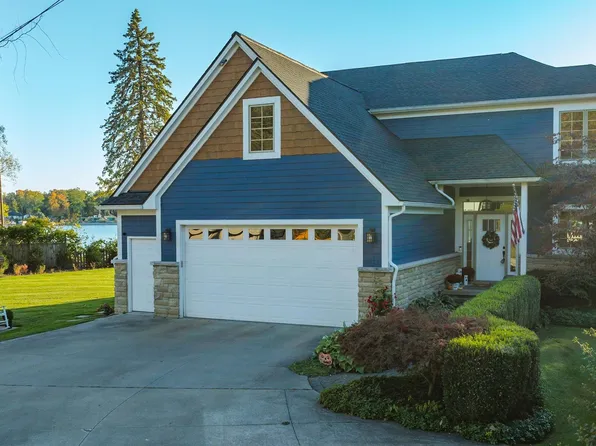 4275 Creedmore St, Commerce Township, MI 48382
