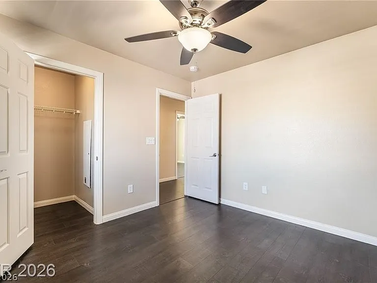 5282 Ledgewood Creek Ave — Photo 10