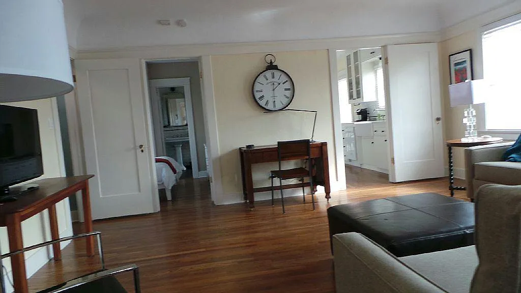 3319 Grim Ave — Photo 2