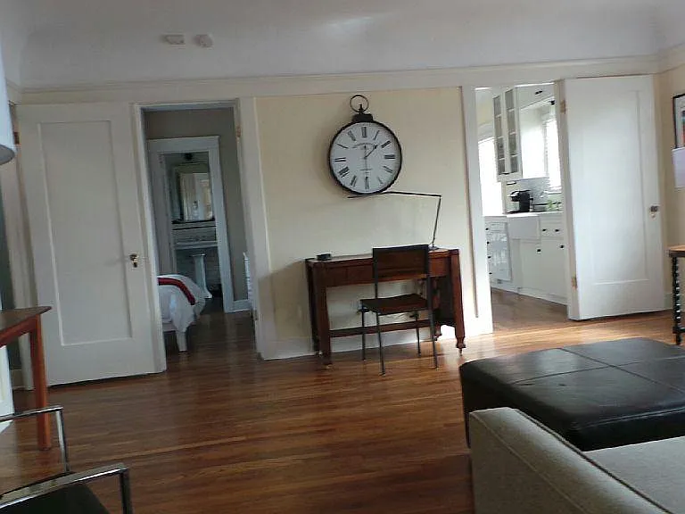3319 Grim Ave — Photo 2
